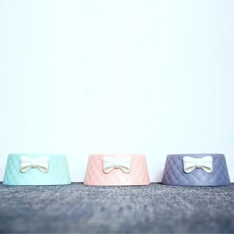 Single Plastic Pet Bowl with Bow Design
